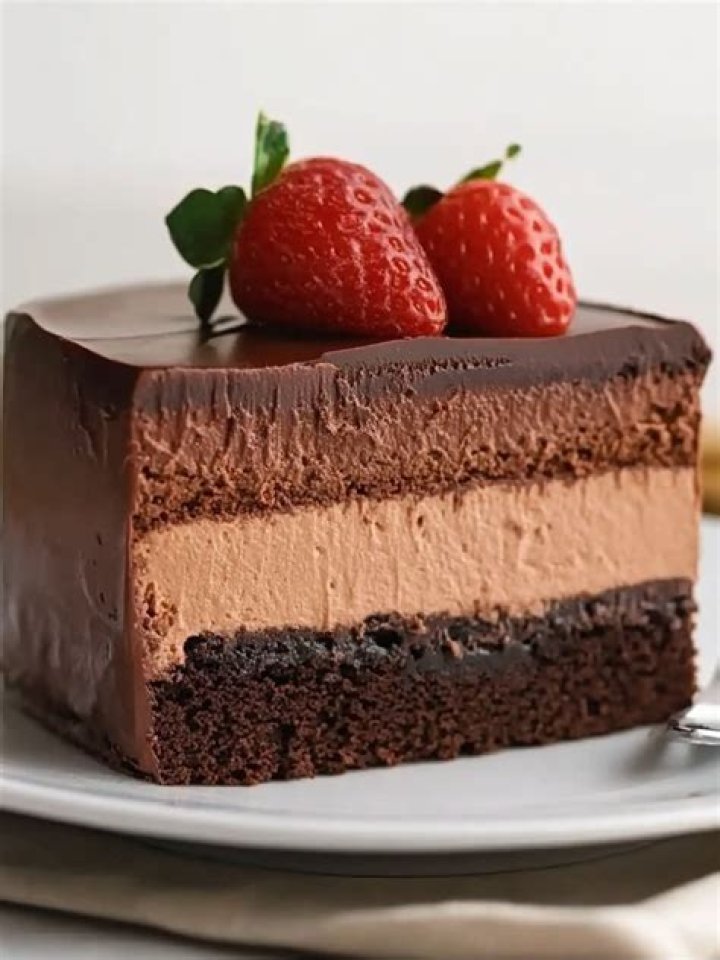 What is chocolate mousse cake made of?